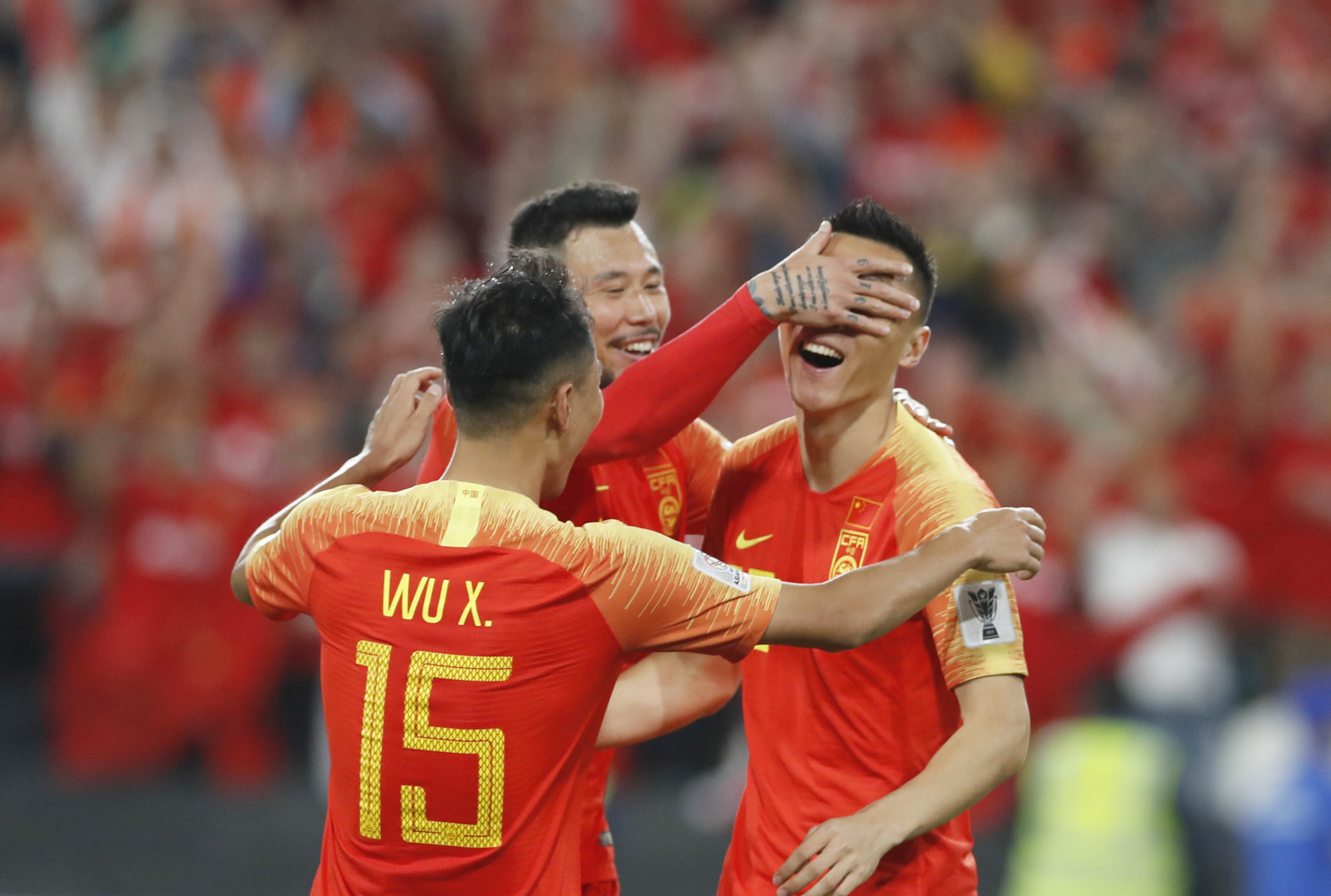 国足提前锁定小组出线武磊梅开二度国足3比0完胜菲律宾