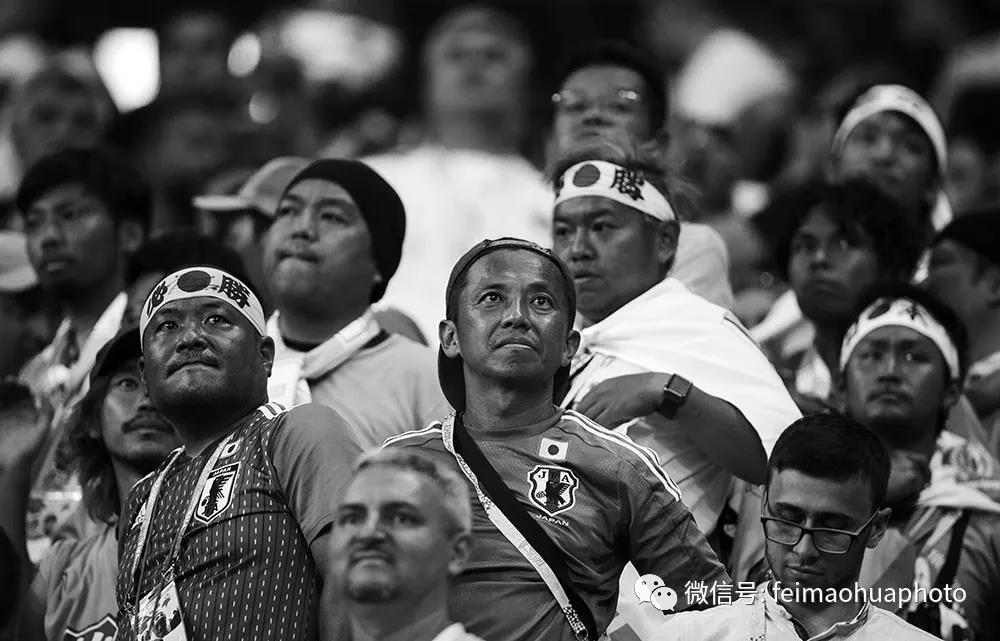 在世界杯八分之一决赛中，日本队在两球领先比利时队的情况下，居然先被扳平，然后在比赛仅剩几十秒的时候被绝杀！随后，整个日本队的看台陷入到可怕的沉默中。  