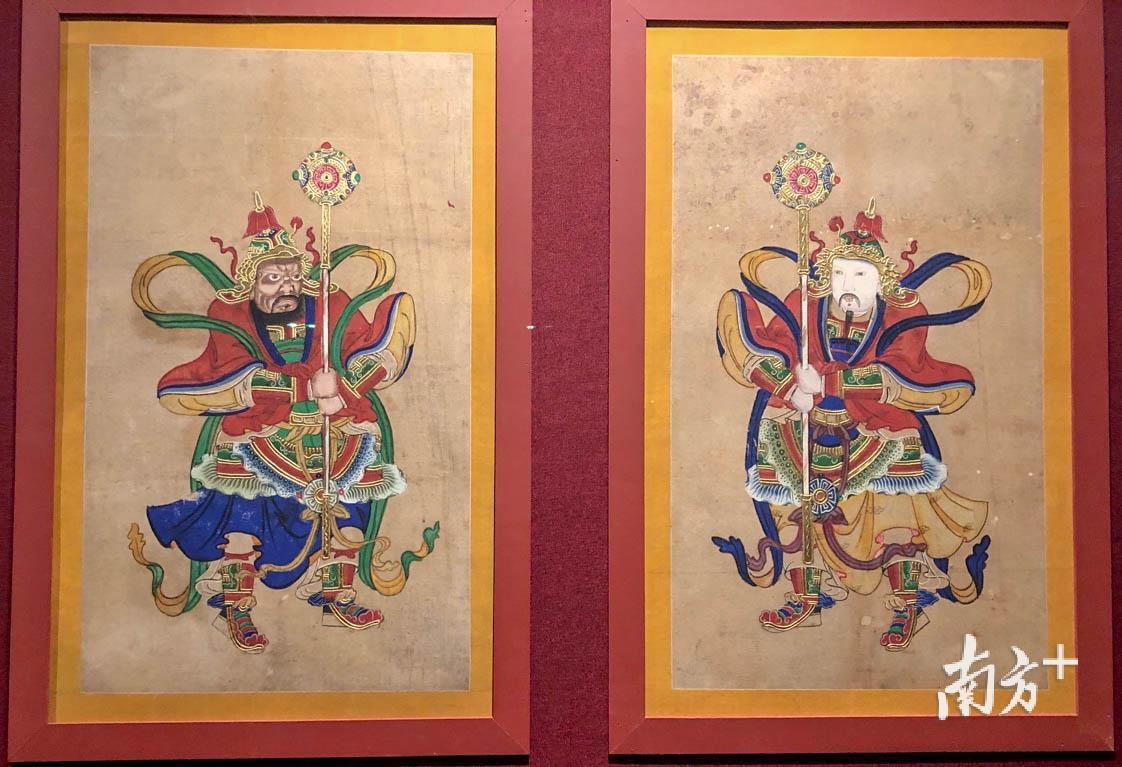 《将军门神》。故宫副院长任万平表示，这年画是清宫反复用的，文献记载，在春节期间挂完之后，就会取下来，存放到宫里的门神库中，待第二年继续挂。