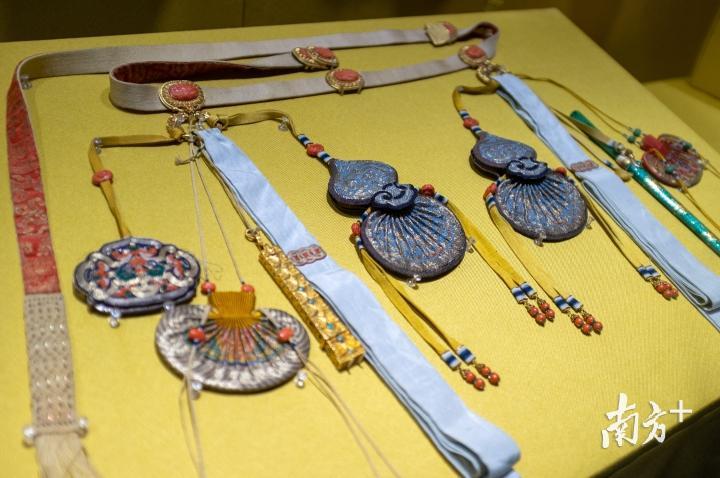 清嘉庆吉服带。