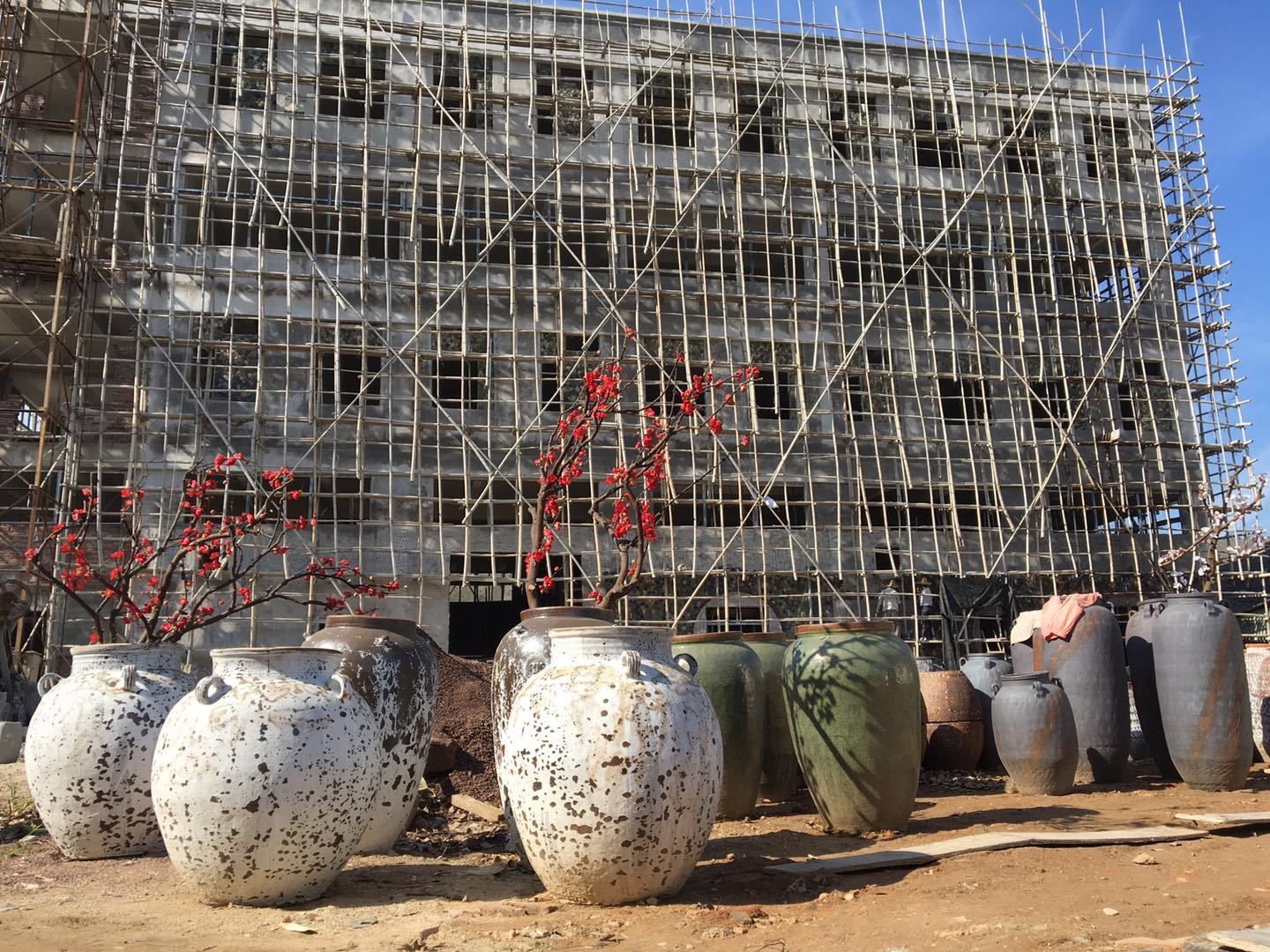 信靠龙窑文化博物馆在建设中。