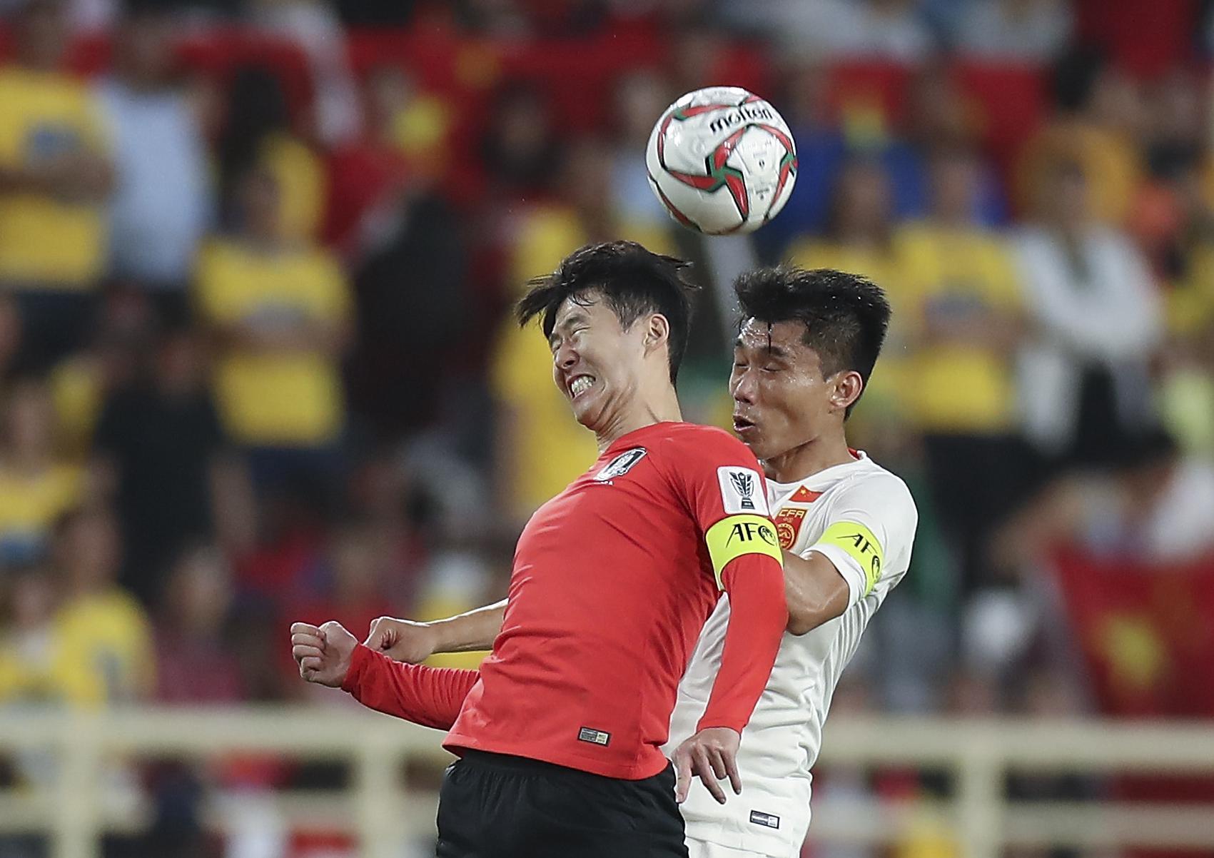 国足亚洲杯小组赛末战0比2不敌韩国淘汰赛首轮将战泰国