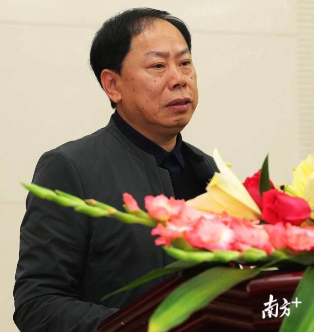 中国美术家协会副主席、广东省美术家协会主席李劲堃