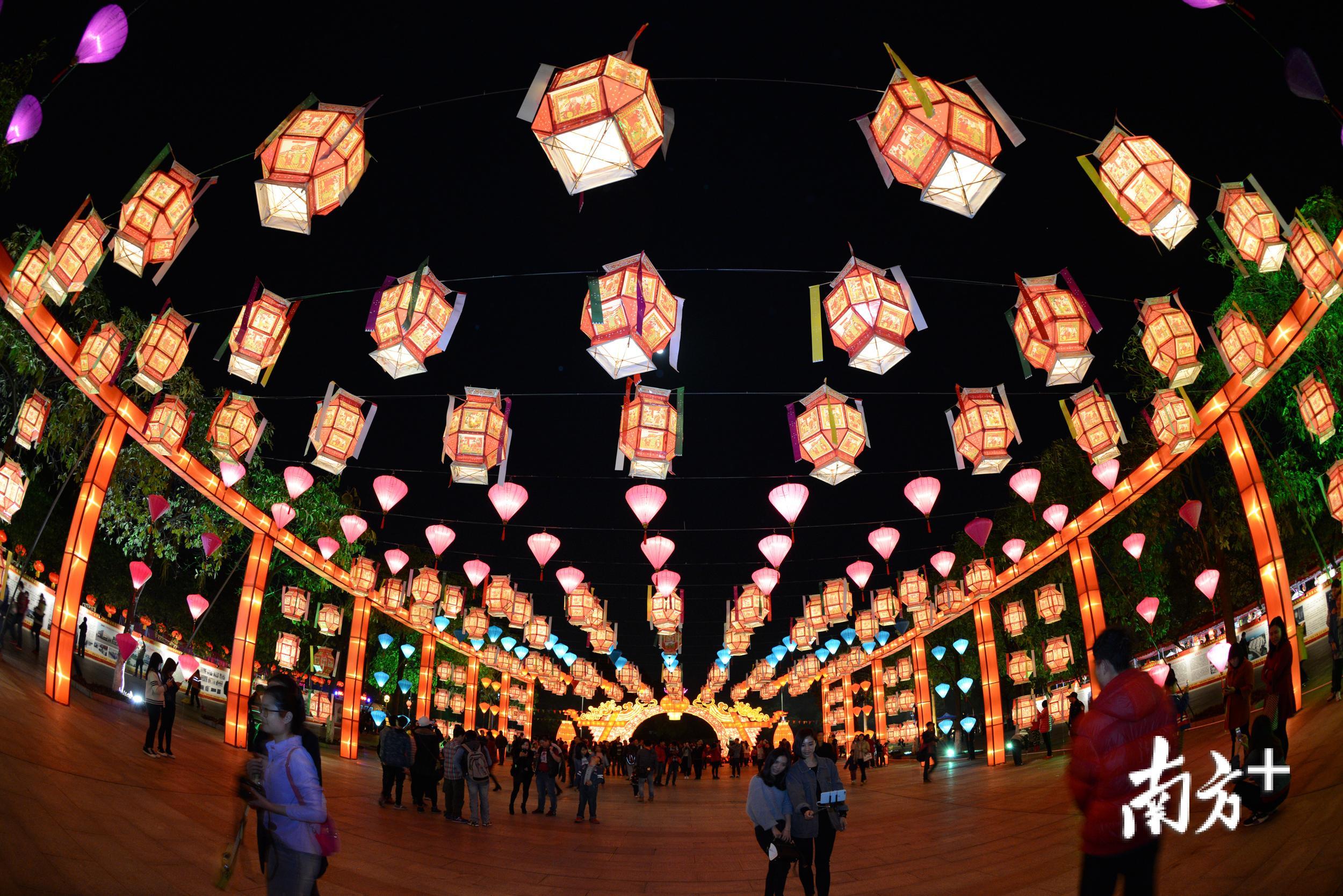 来逛逛花灯世界吧广东省第七届花灯节将于1月30日在兴宁亮灯