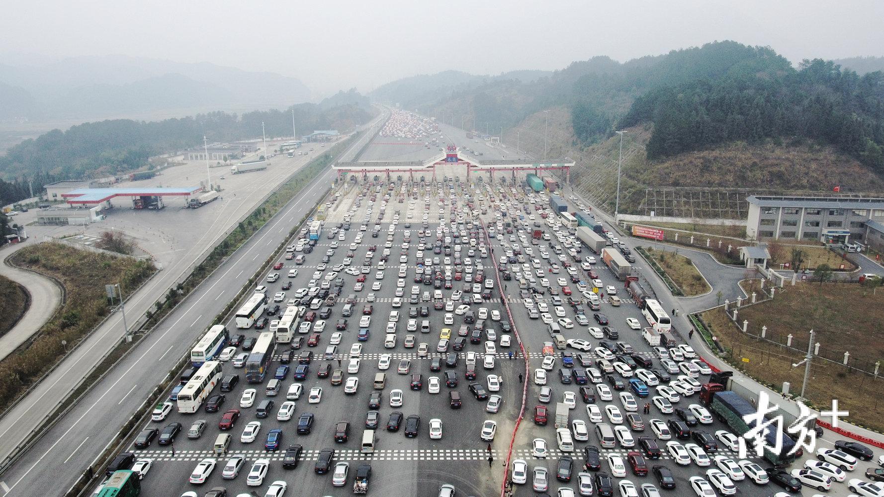 清远交警提醒二广高速清远段拥堵请这样绕行