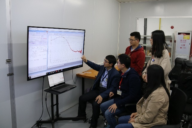王循理教授团队与SANS谱仪团队分析数据 王循理教授团队与SANS谱仪团队分析数据