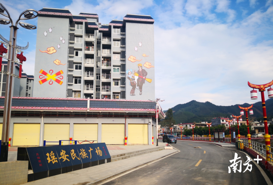 瑶安瑶族乡的洛阳河畔。吴刚霞 摄 瑶安瑶族乡的洛阳河畔。吴刚霞 摄