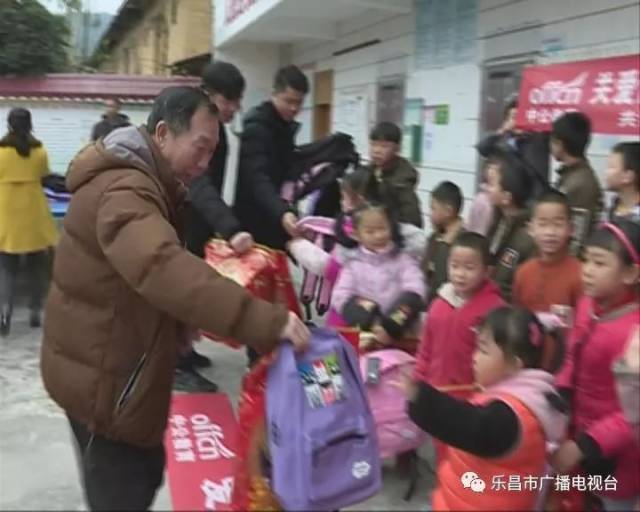 学生文具批发市场的变化与趋势