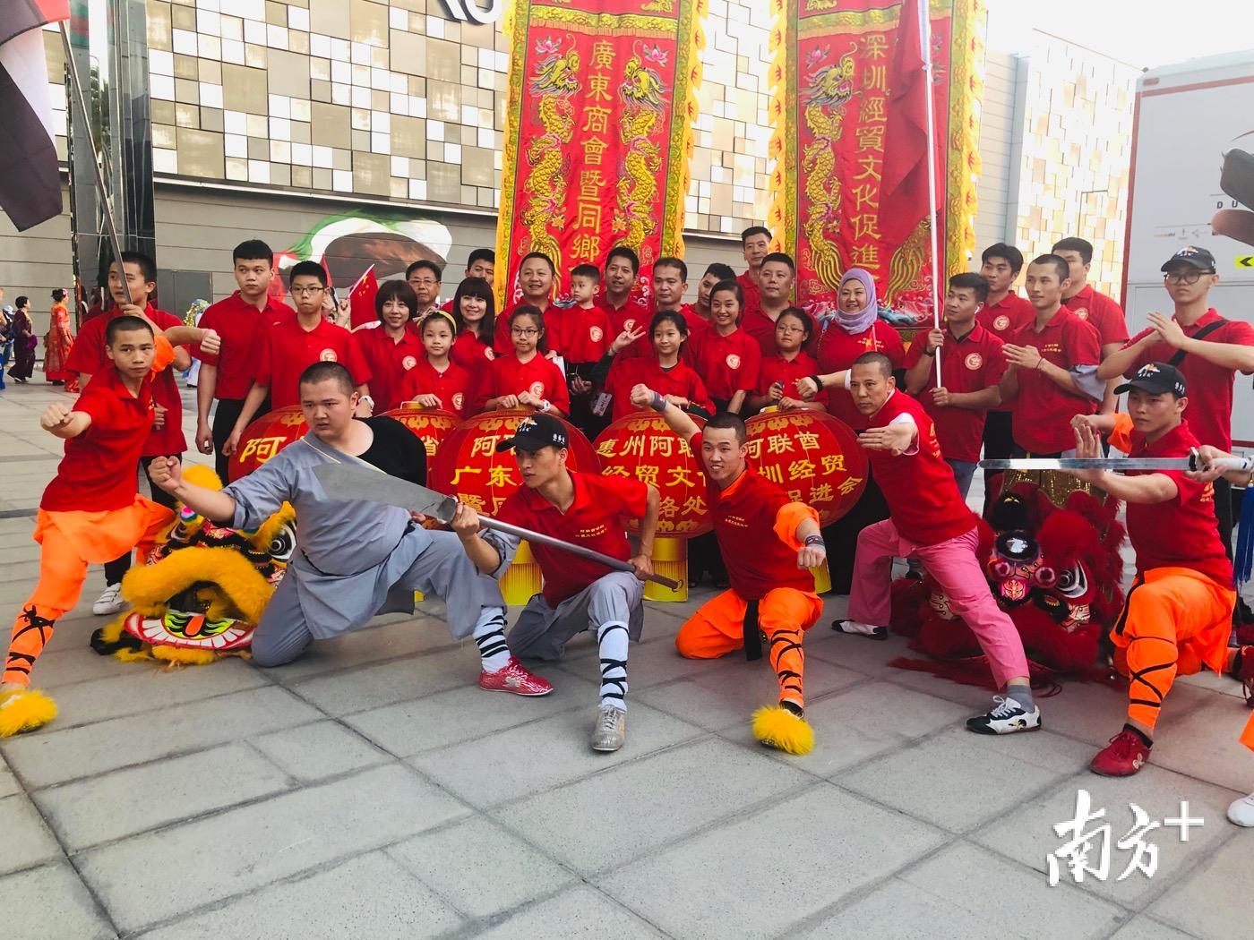 许芳说，这些活动给迪漂华人一份归属感。