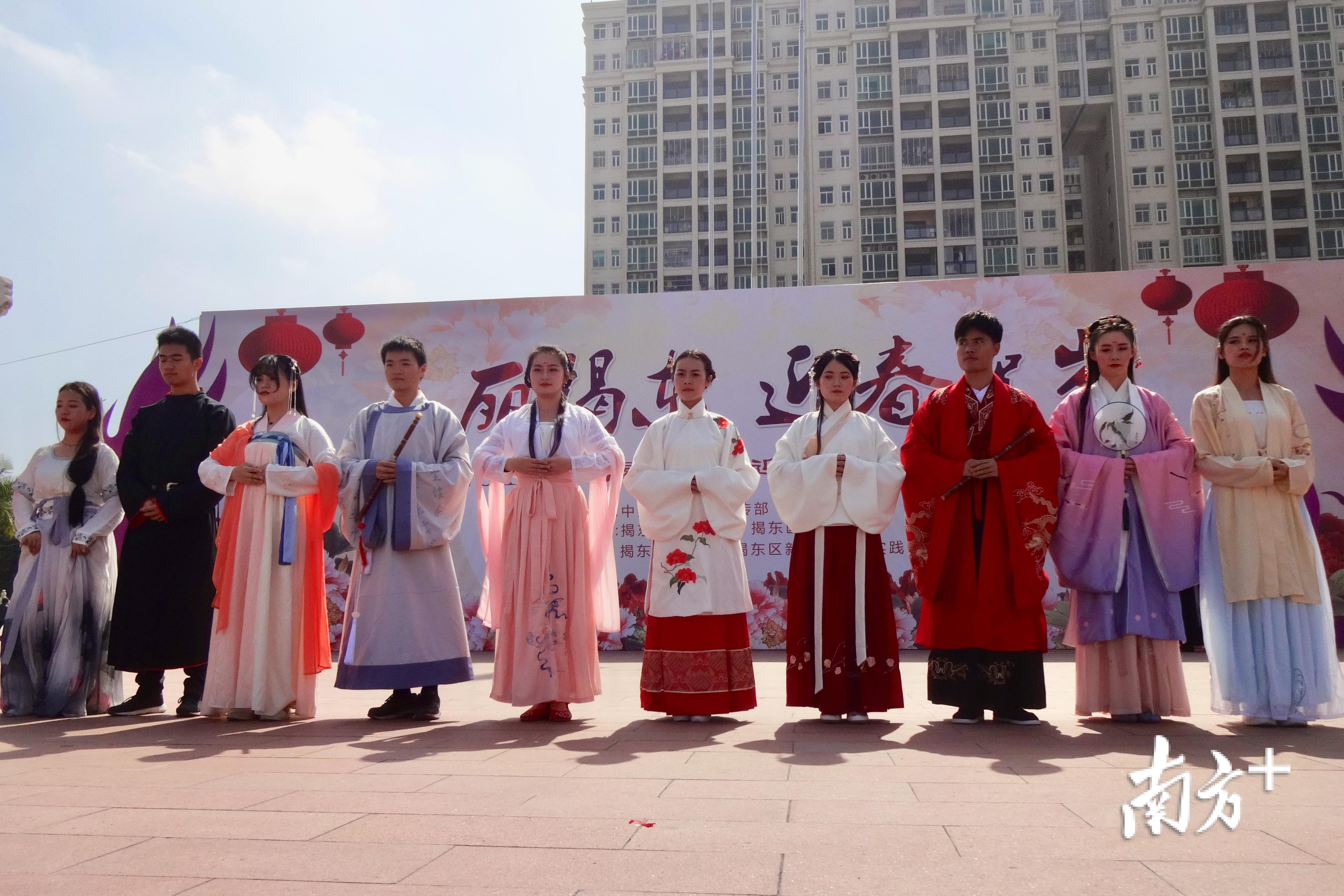 视频礼仪衣冠美不胜收揭阳汉服文化年会迎新春