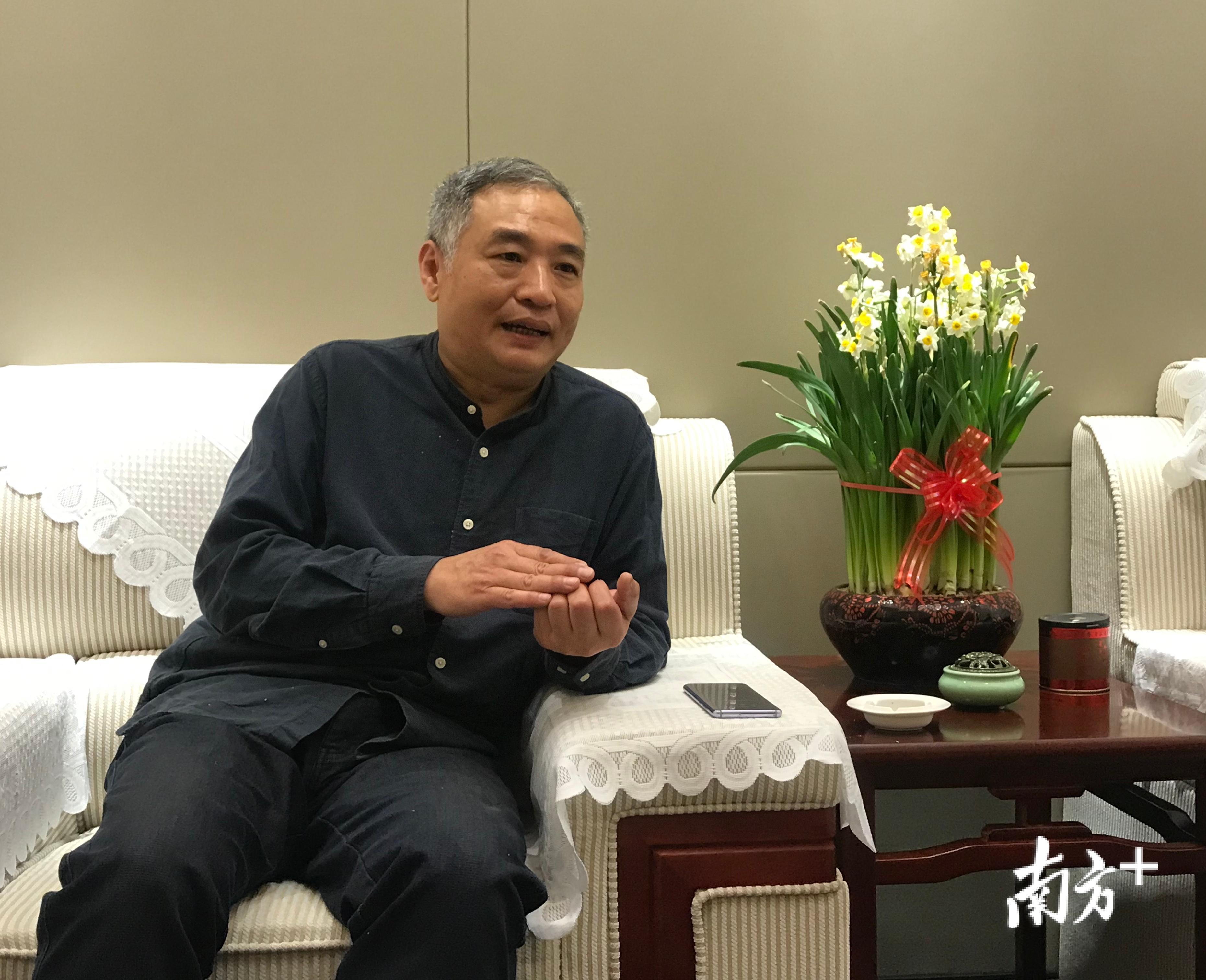 蔡枫教授接受采访.