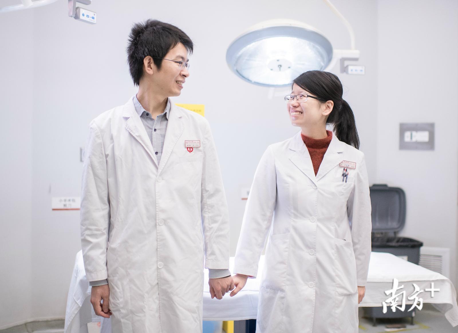 黄应雄和叶子。 黄应雄和叶子。