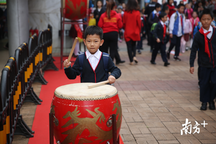 南山区西丽小学开学典礼。 南山区西丽小学开学典礼。