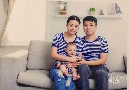 殷家宜和家人合照。