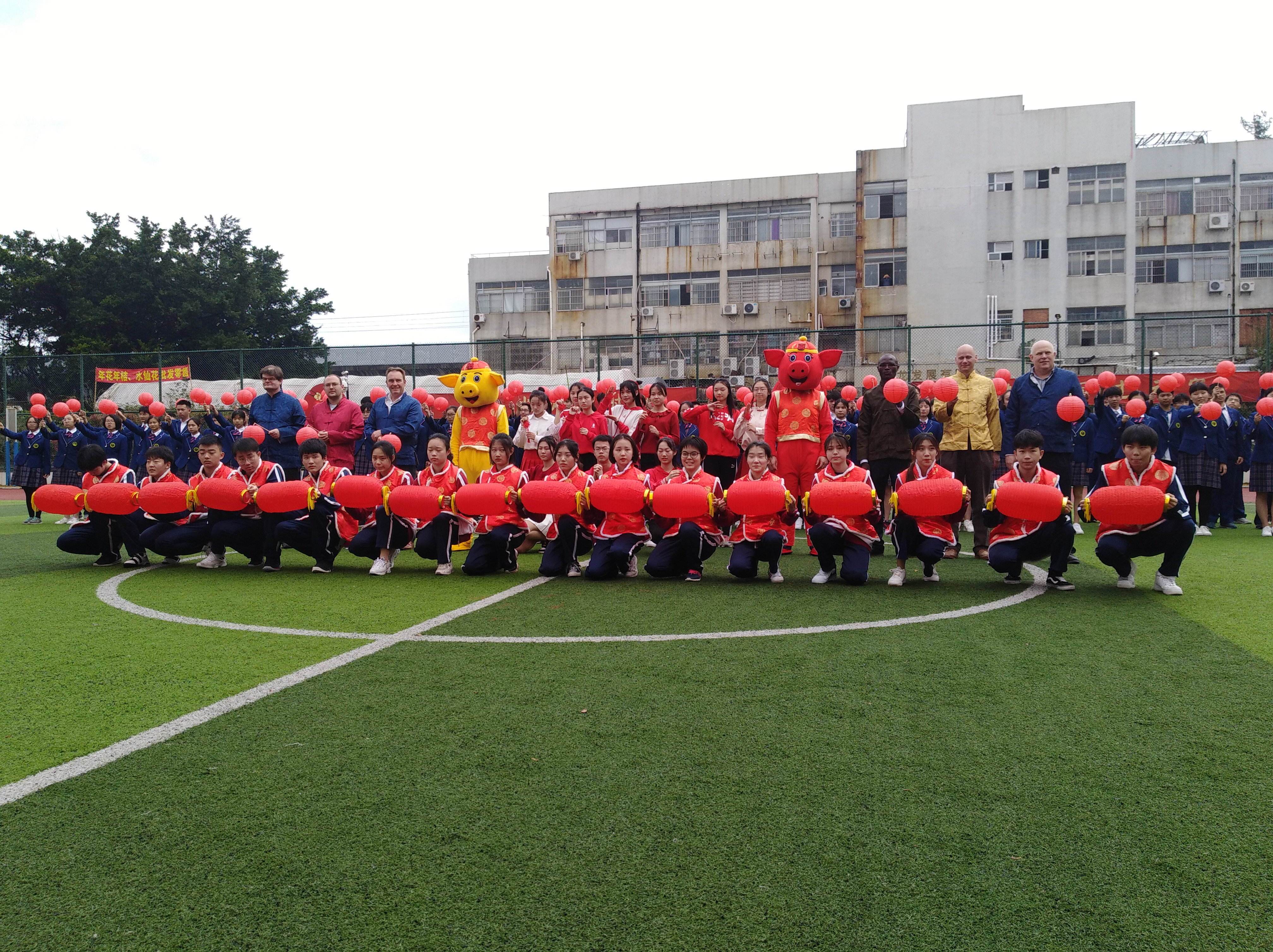 珠海一中附属实验学校以快闪形式庆祝元宵节。 珠海一中附属实验学校以快闪形式庆祝元宵节。