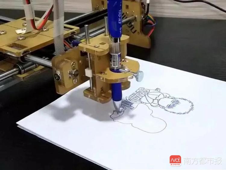 在电商平台销售的写字机器人。