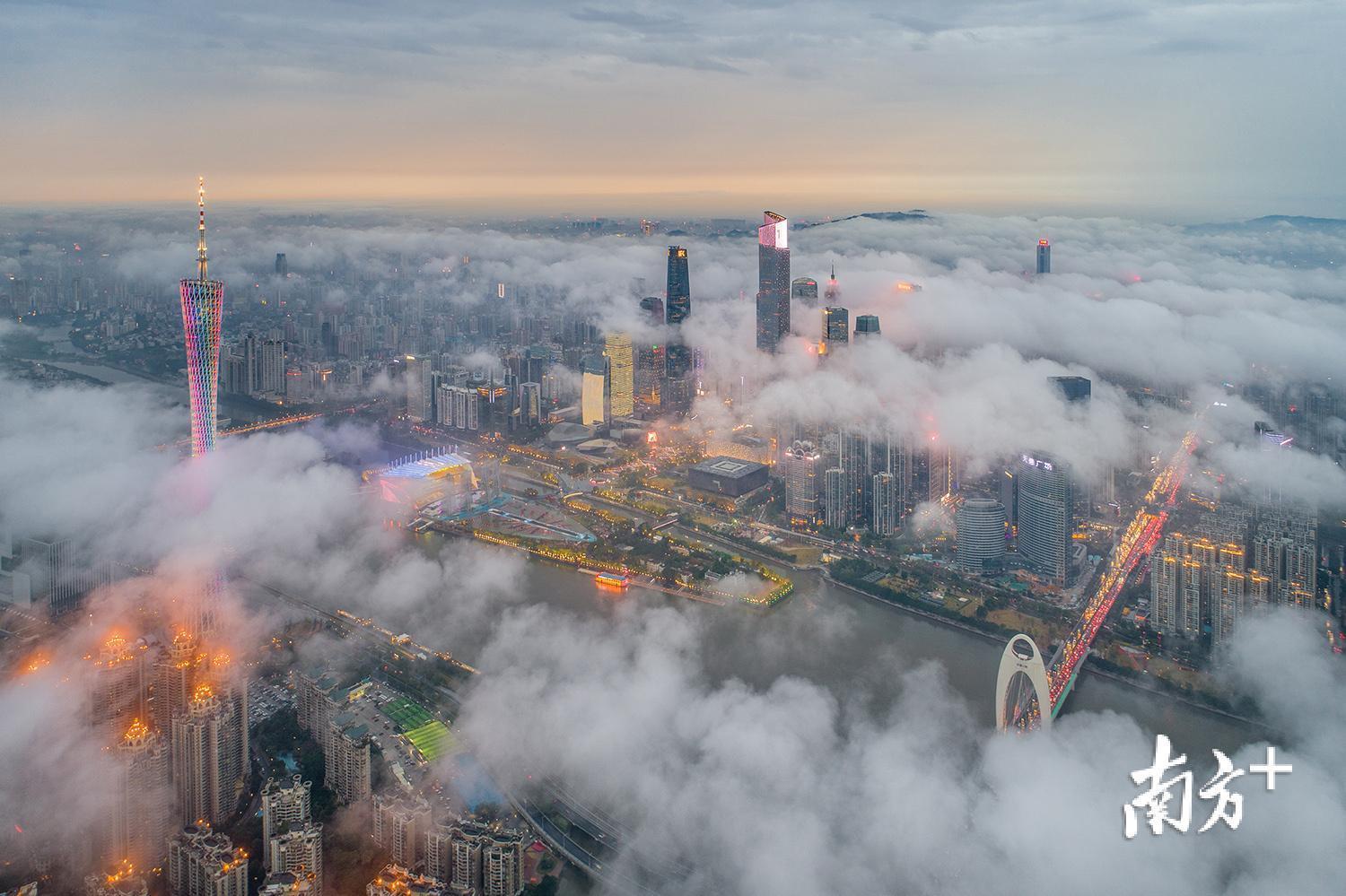2月18日，一场春雨过后的广州城。梁文生 摄
