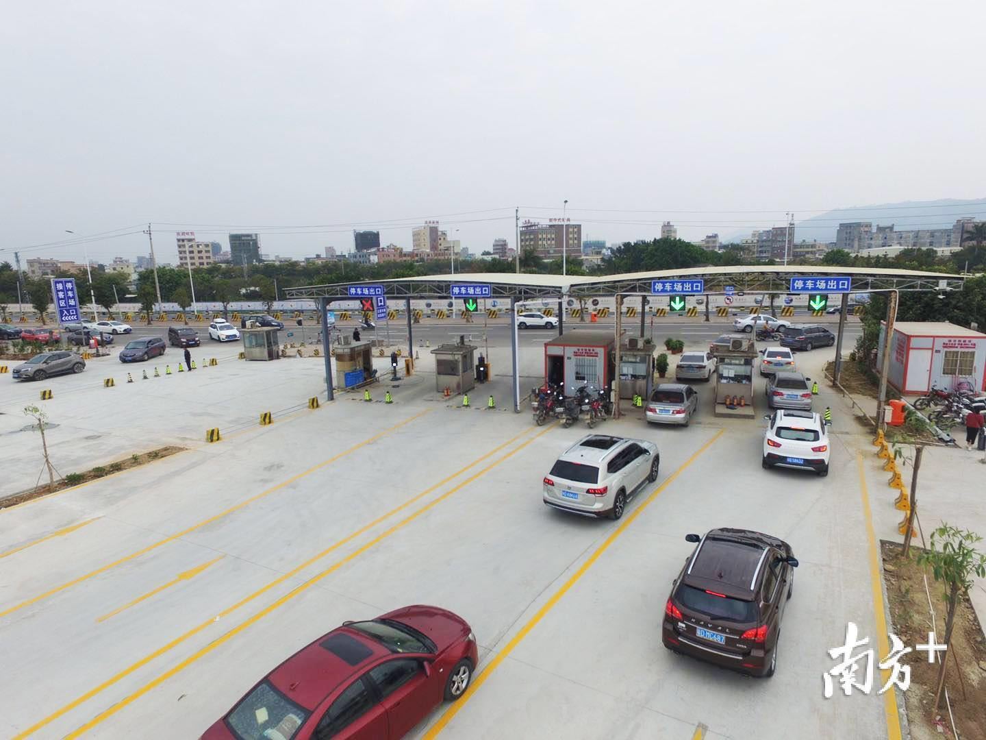 潮汕机场停车场图片