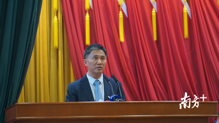 顺德区人大常委会主任列海坚作区人大常委会工作报告。欧阳少伟 摄