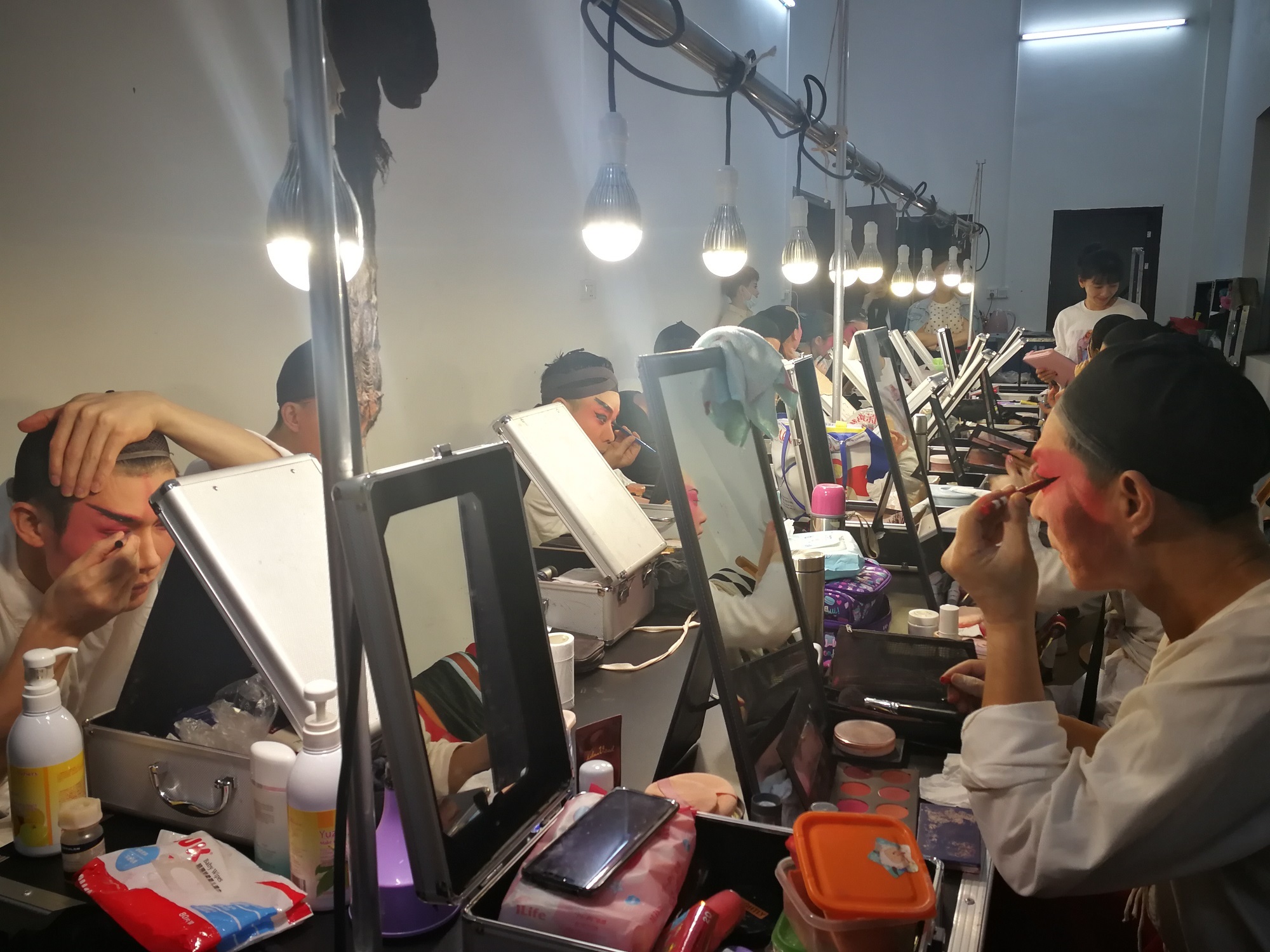 欧凯明参与“春班”