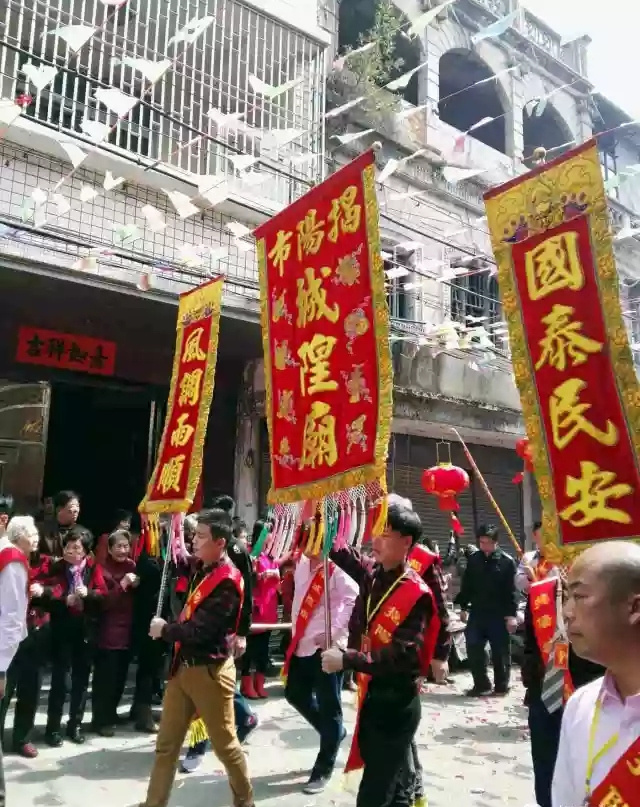 （往年巡游照片）