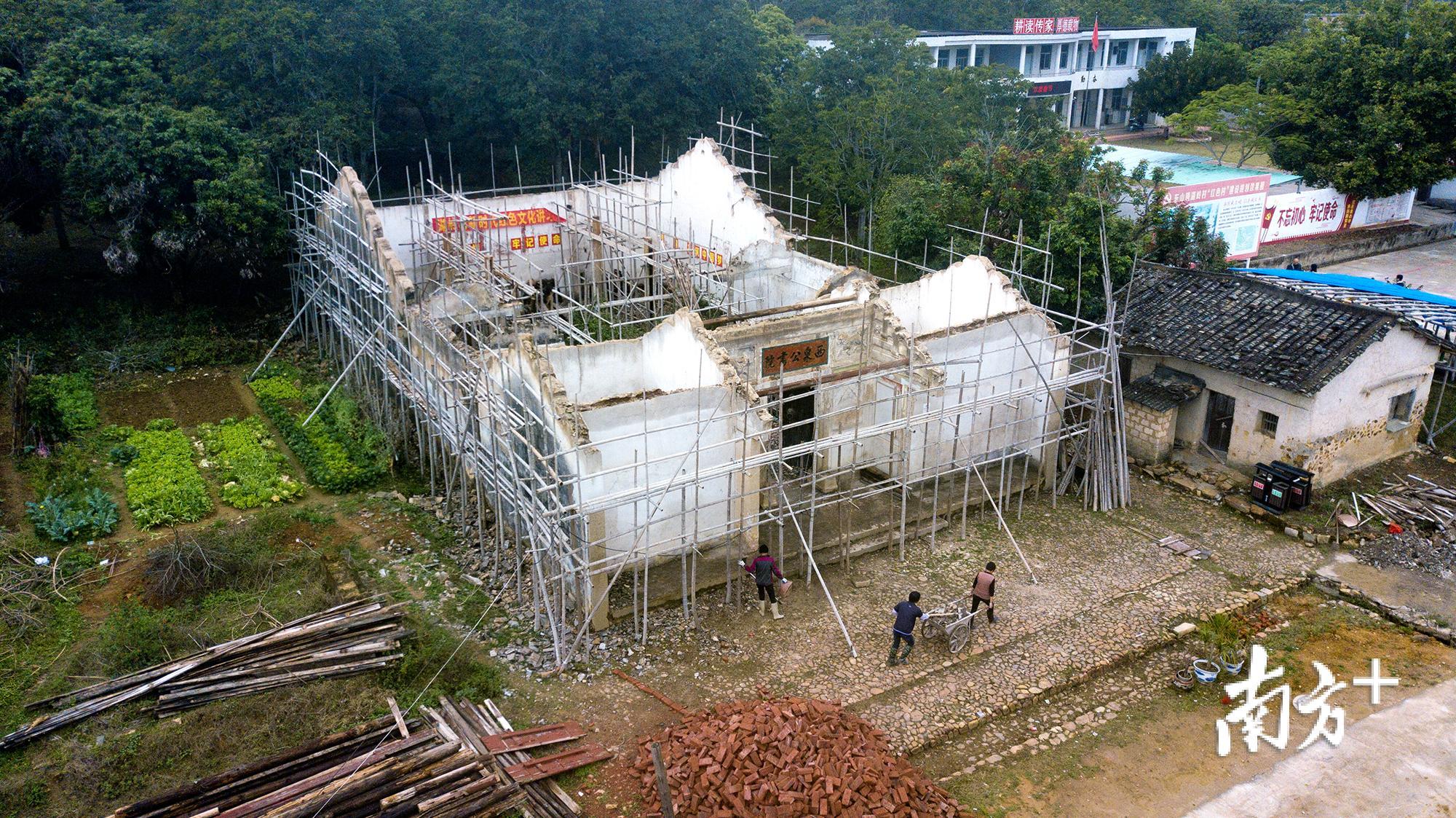 正在修缮的西泉公书院。 正在修缮的西泉公书院。
