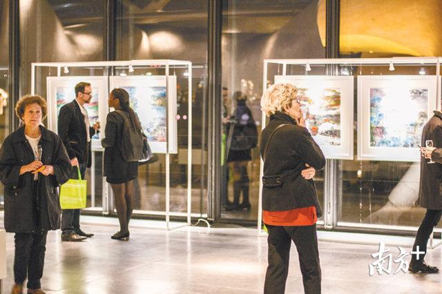 2017 年10 月，刘佑局在法国蓬皮杜国家艺术中心举办个人画展暨学术研讨会。资料图片