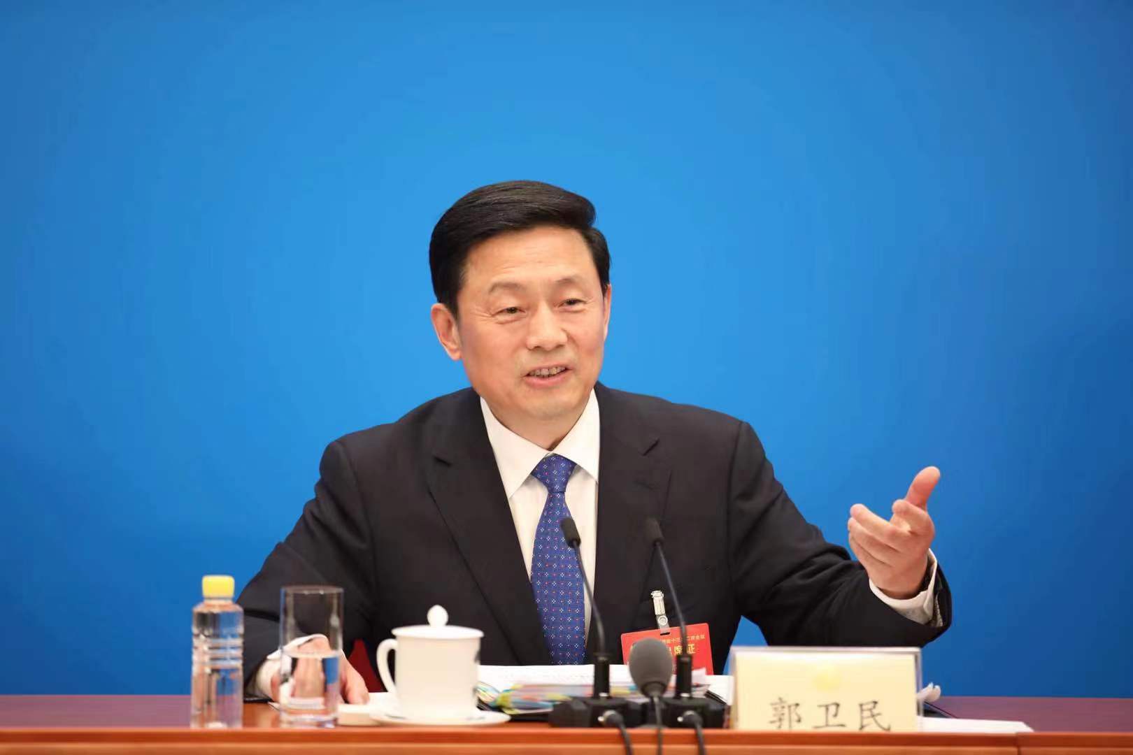 大会新闻发言人郭卫民回答中外媒体记者提问.