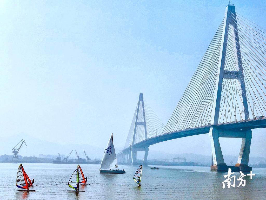 汕头拥有289公里的海岸线和1万多平方公里的优质海域，有着举办帆船赛事的优良条件。杨立轩 摄