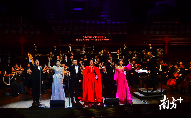 合唱《我们的新时代》