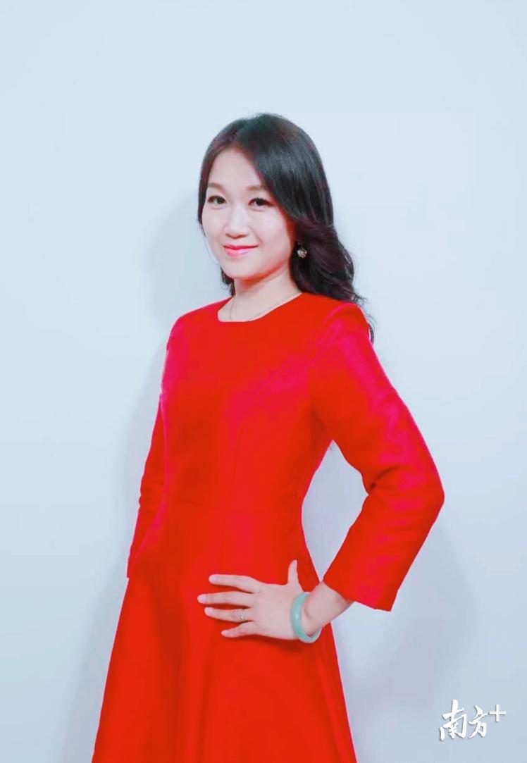 李婧