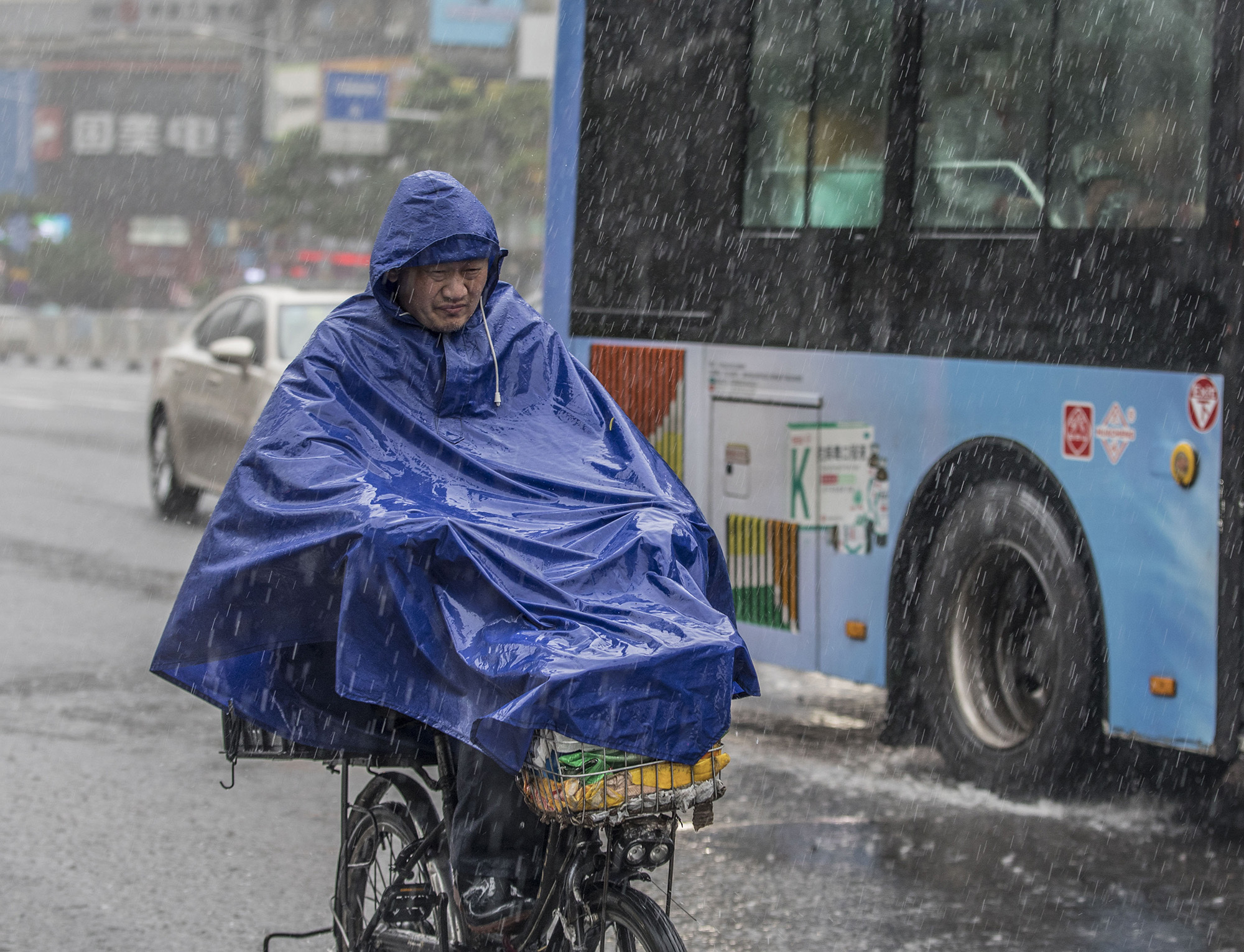 广州一整天都在下雨!