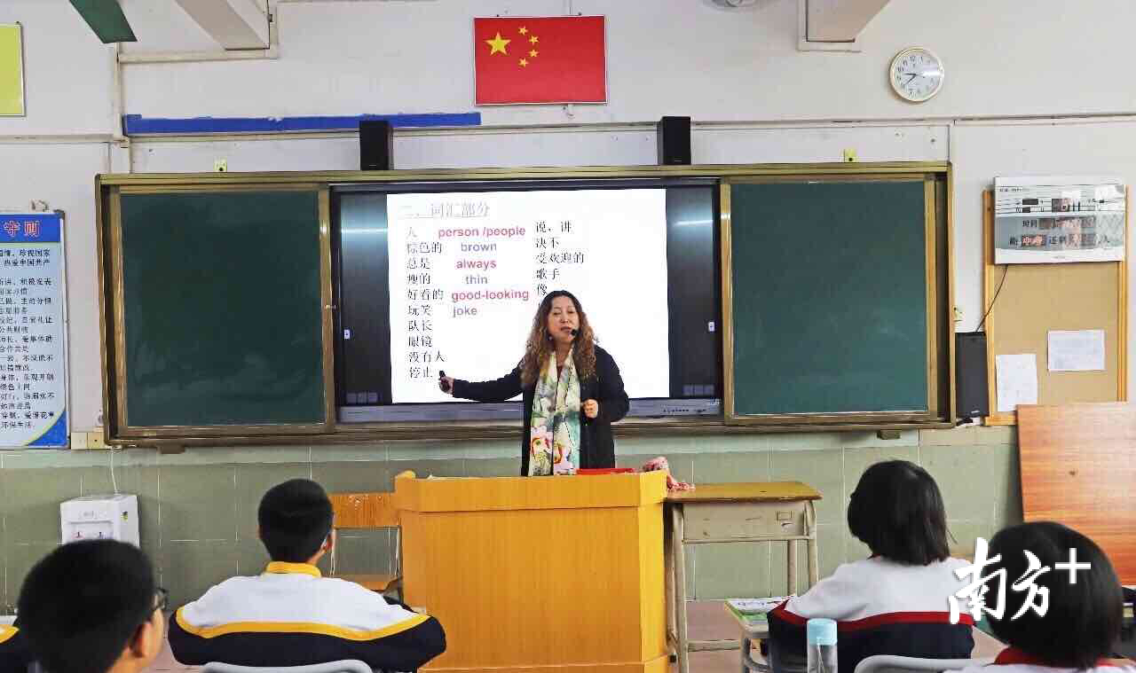 东莞市袁崇焕中学成功创建全国巾帼文明岗
