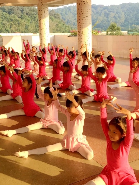 快乐兴趣拓展课——舞蹈社 快乐兴趣拓展课——舞蹈社