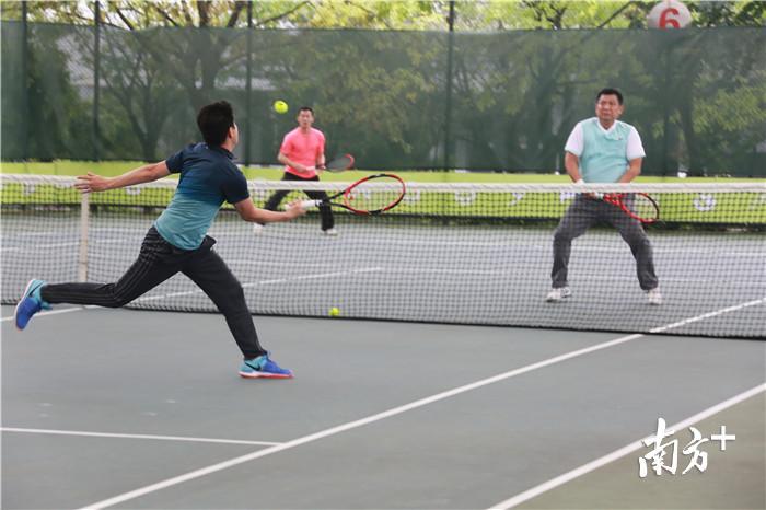 2025国际网联世界网球巡回2025全球网球联赛赛程_ATP/WTA积分排名+比赛直播全覆盖赛青少年年终总决赛蓉城揭幕:新一代网球力量的崛起!