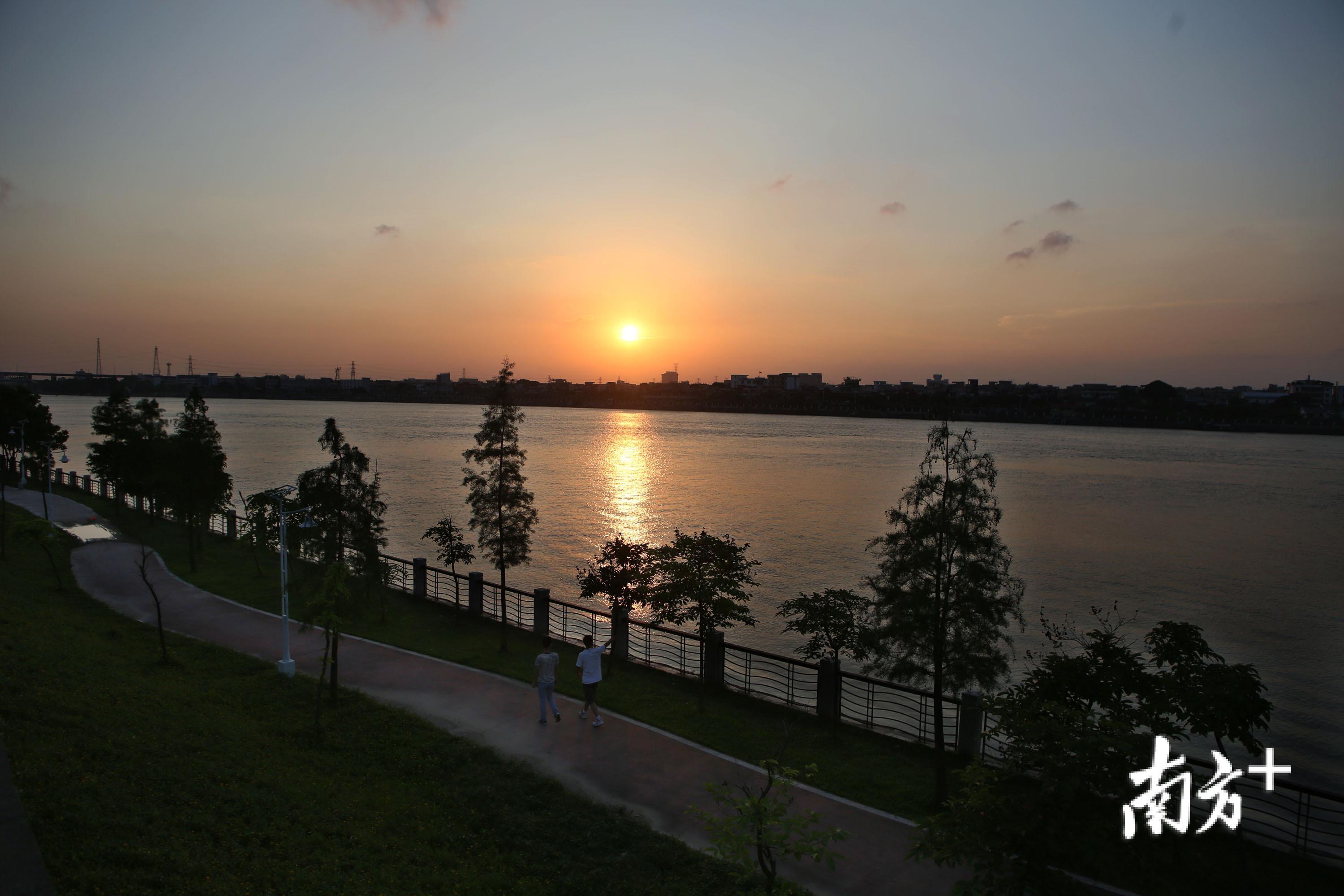 東江綠道從濱江體育公園一直延伸至東江大橋,貫通了莞城,萬江以及石龍