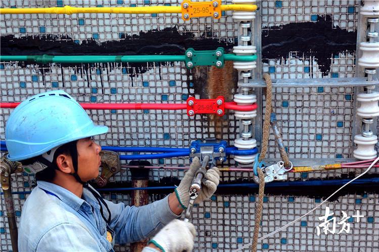 据了解,《blvv导线终端回头扎线方法改进》颠覆了传统铝扎线手工绑扎