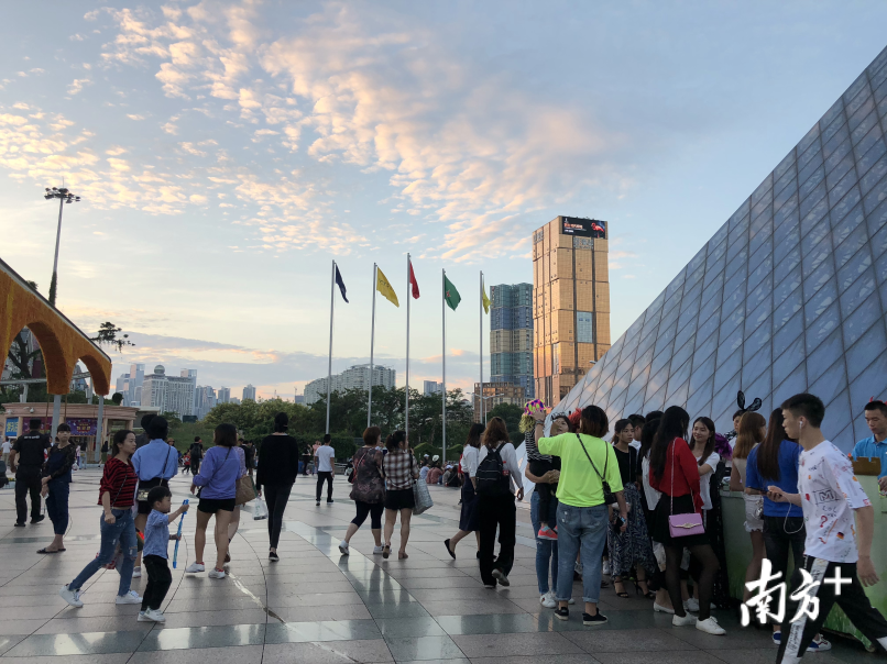 深圳有大量外来人口,租赁需求旺盛。李荣华 摄 深圳有大量外来人口,租赁需求旺盛。李荣华 摄