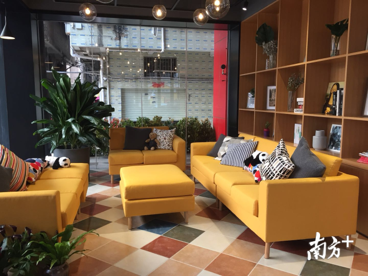 万科新围仔村泊寓,临近华为。李荣华摄。 万科新围仔村泊寓,临近华为。李荣华摄。