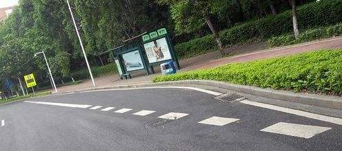 公交车停靠站标线图片图片