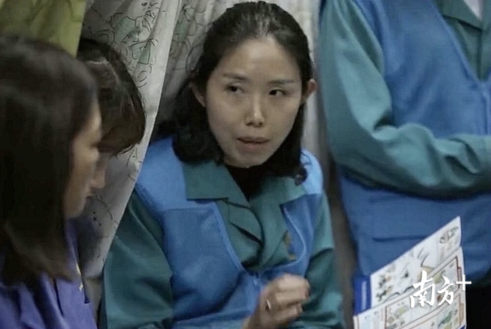 刘晓燕组建义务“蓝马甲”队伍进行反诈宣传 刘晓燕组建义务“蓝马甲”队伍进行反诈宣传