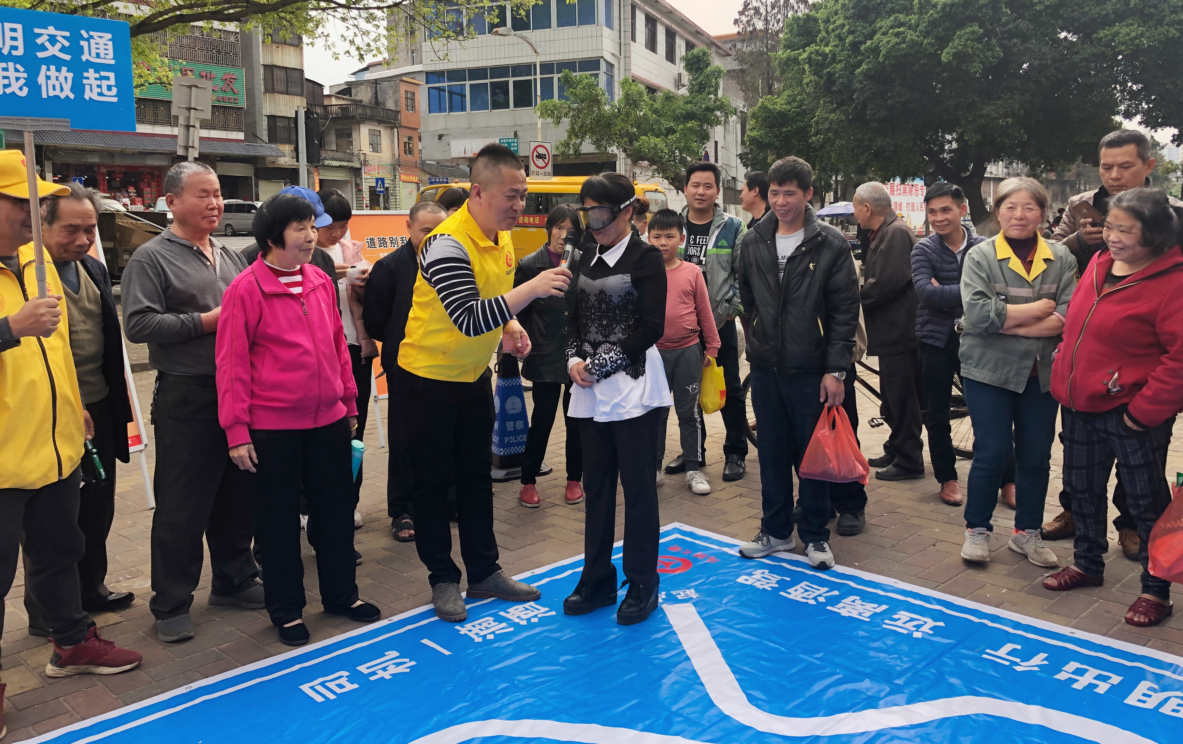 市民体验酒醉驾眼镜走模拟线路图 市民体验酒醉驾眼镜走模拟线路图