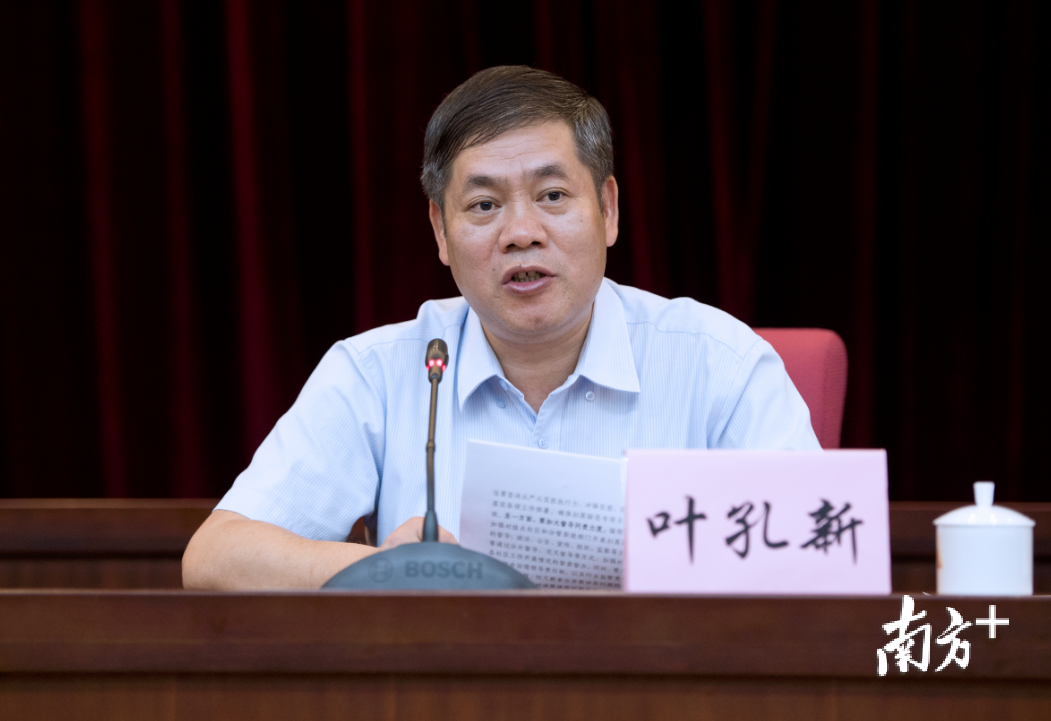 长安镇委书记叶孔新