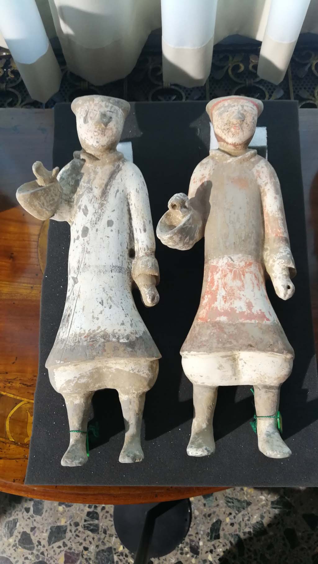 △这次“回家”的796件套文物时间跨度长达5000年，上至新石器时代，下至明清民国时期，器物种类多样，保存状况较为完好，总体价值很高。中方与意大利文物宪兵进行具体对接后，“宝贝”即将踏上“回家”之路。（央视记者秦晓猛拍摄）