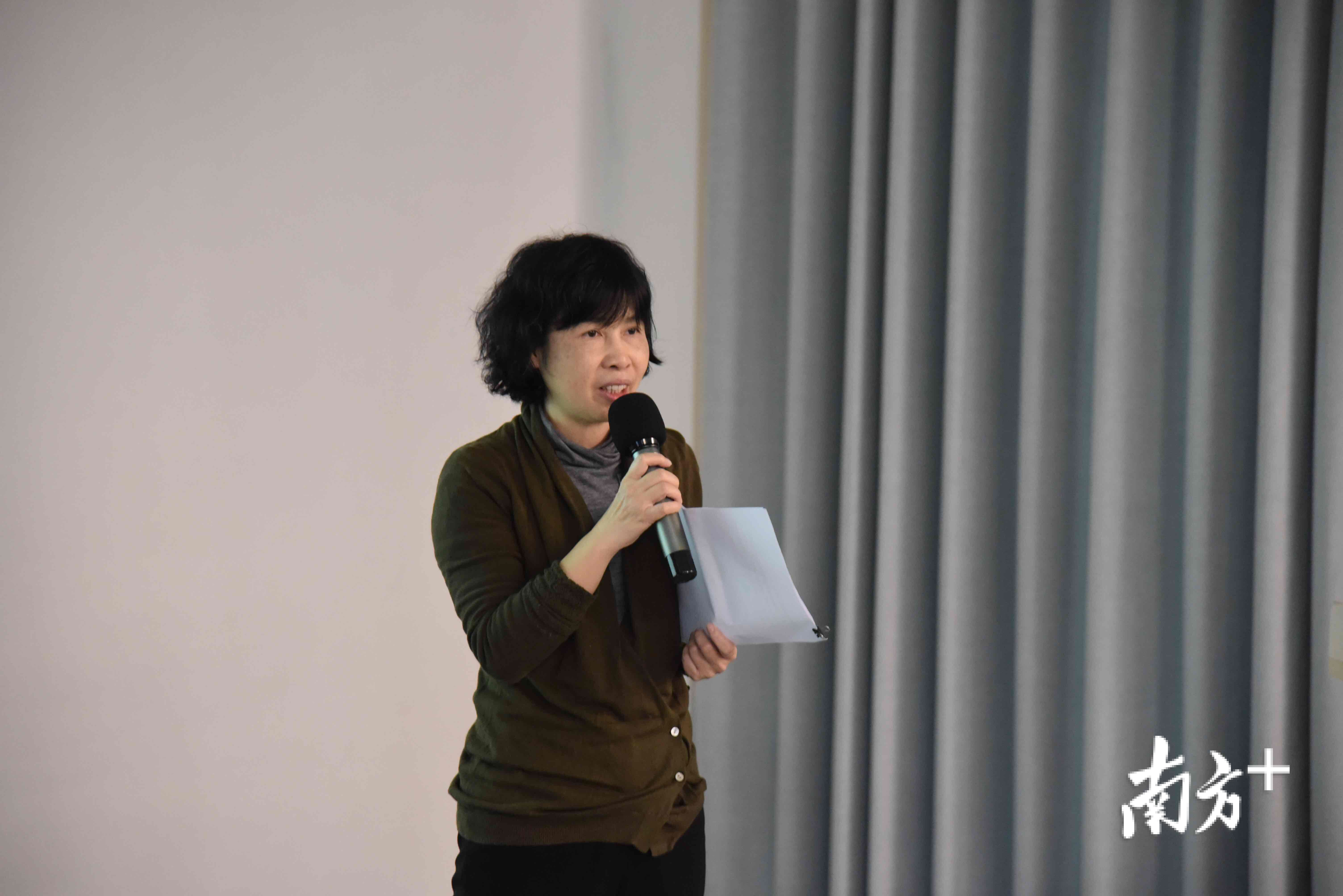 横沥镇委副书记、镇长赵智佳