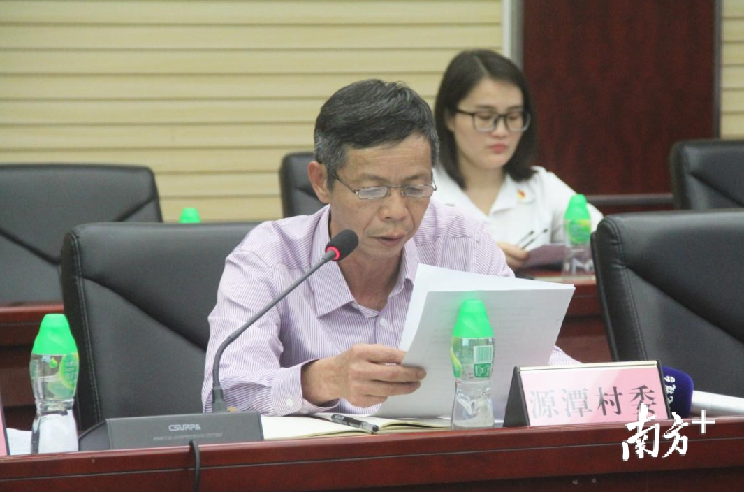 在评审会上，各党组织书记结合自身实际，分别讲解了一批各具特色的“桥梁项目”。