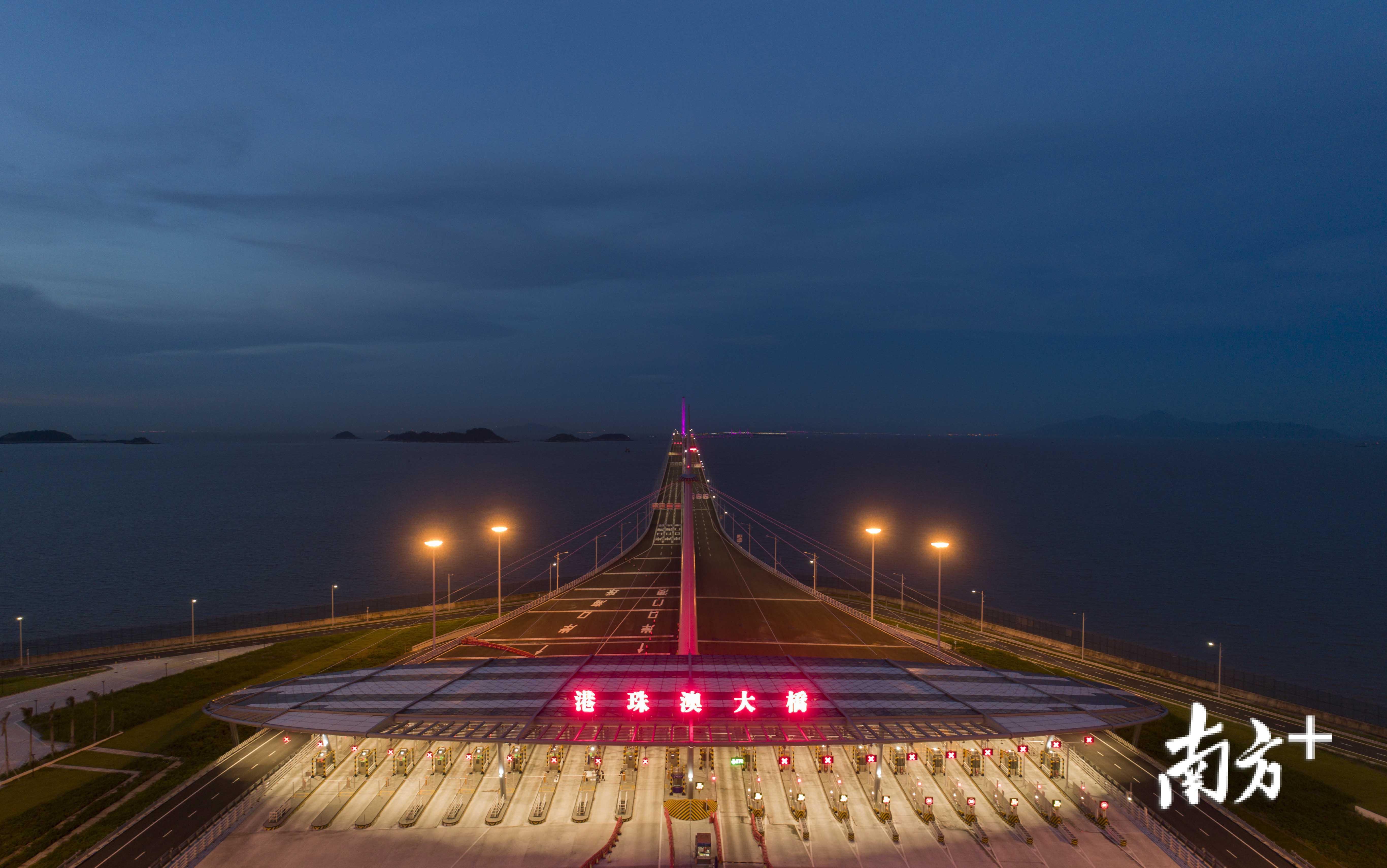 港珠澳大桥。南方日报记者 张由琼 摄 港珠澳大桥。南方日报记者 张由琼 摄
