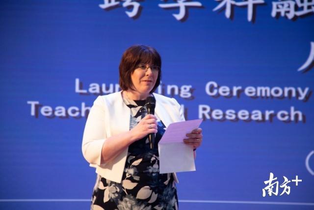 杜伦大学Thompson教授