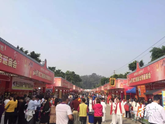 在胥江祖庙北帝诞庙会活动上,专门设置了农家特色精品集市。资料图 在胥江祖庙北帝诞庙会活动上,专门设置了农家特色精品集市。资料图