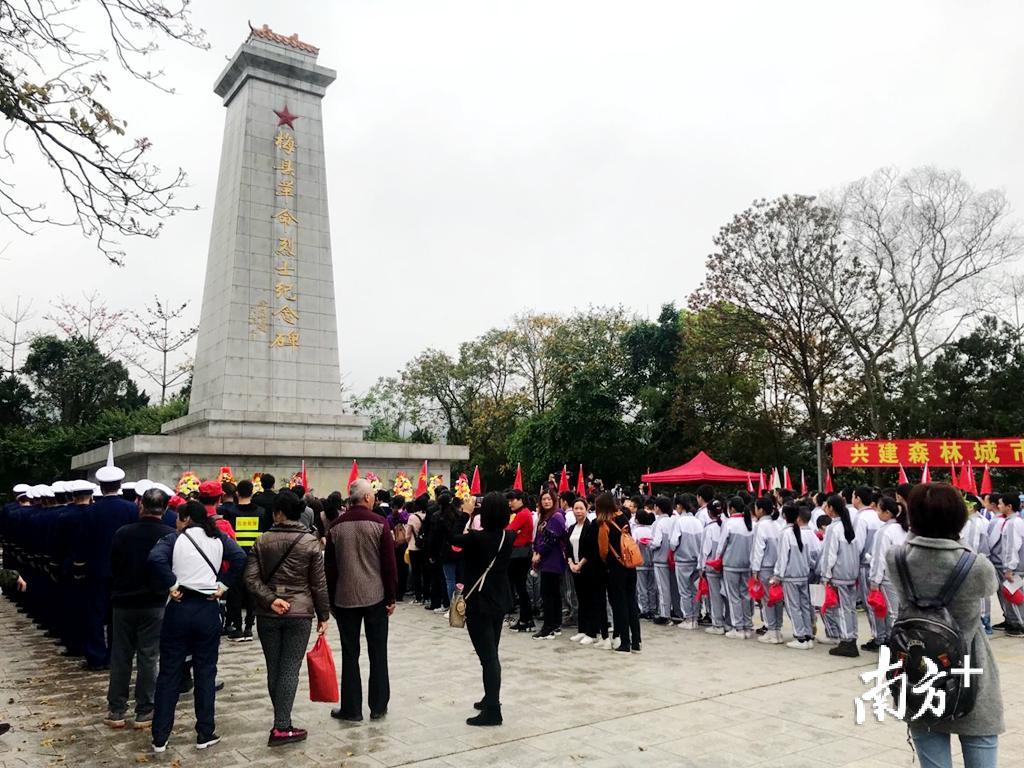 鞏固創建國家森林城市成果,全體活動參加人員還現場宣讀了